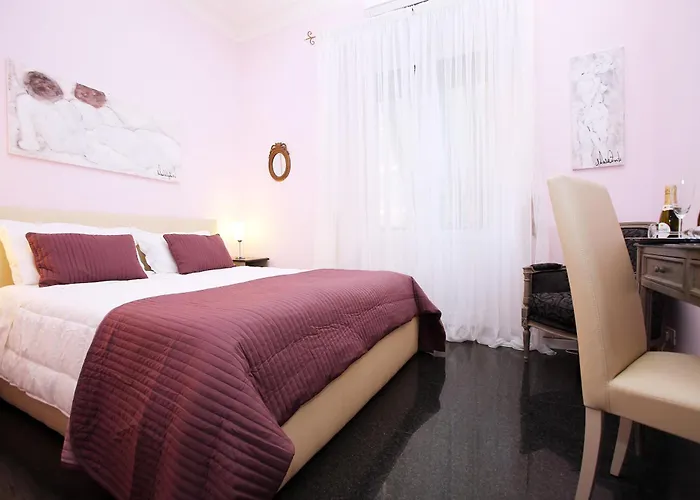 Amica Roma Guest House